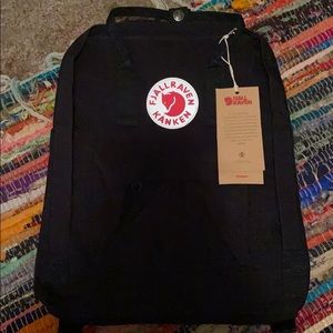 NWT fjallraven kanken bookbag